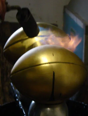 La Lavorazione, Messa In Pece